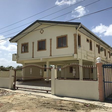Studio 27 Inn Piarco Dış mekan fotoğraf
