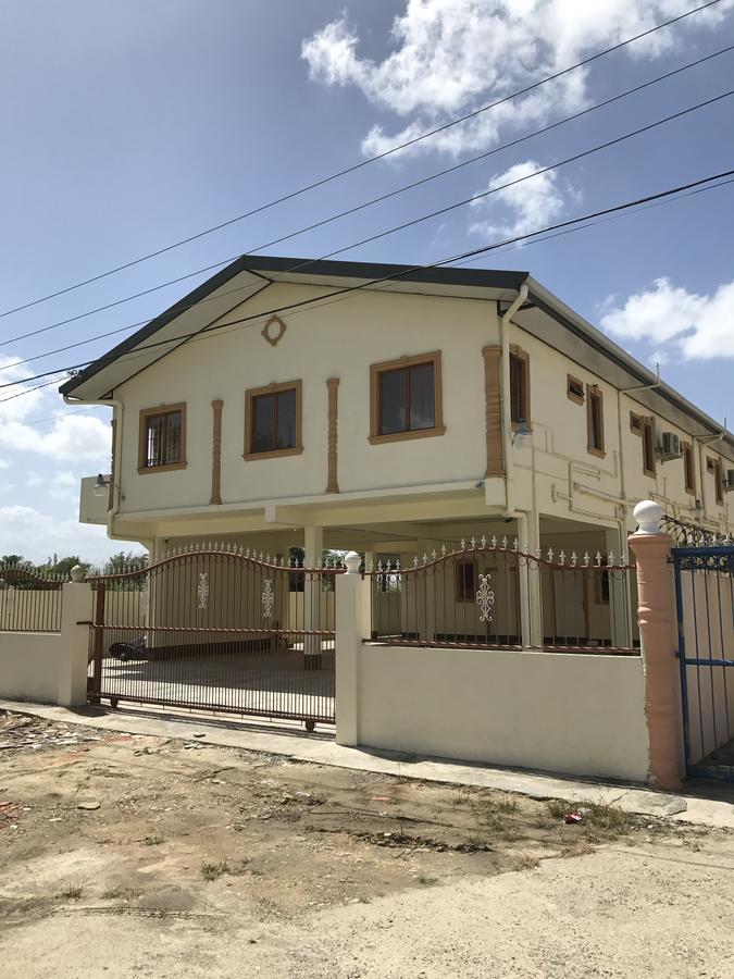 Studio 27 Inn Piarco Dış mekan fotoğraf